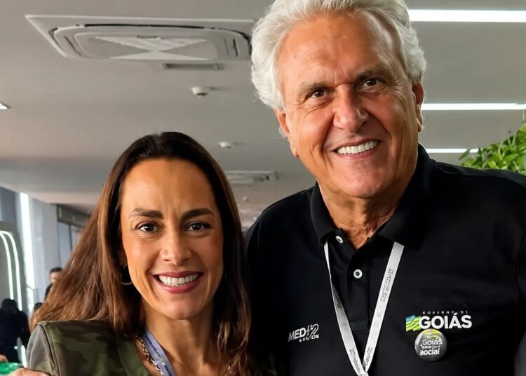 “Um nome forte”, diz Caiado ao citar Silvia Abravanel para vice