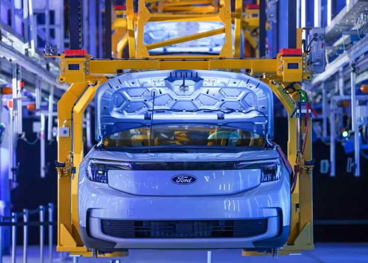 Ford recontrata cerca de 350 engenheiros veteranos após IA não atingir padrões de qualidade das inspeções feitas por humanos — Foto: Alex Kraus/Bloomberg