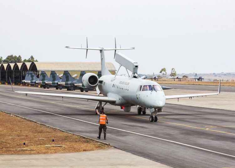 Aeronave E-99- Base Aérea de Anápolis- Foto Cb V. Santos- FAB