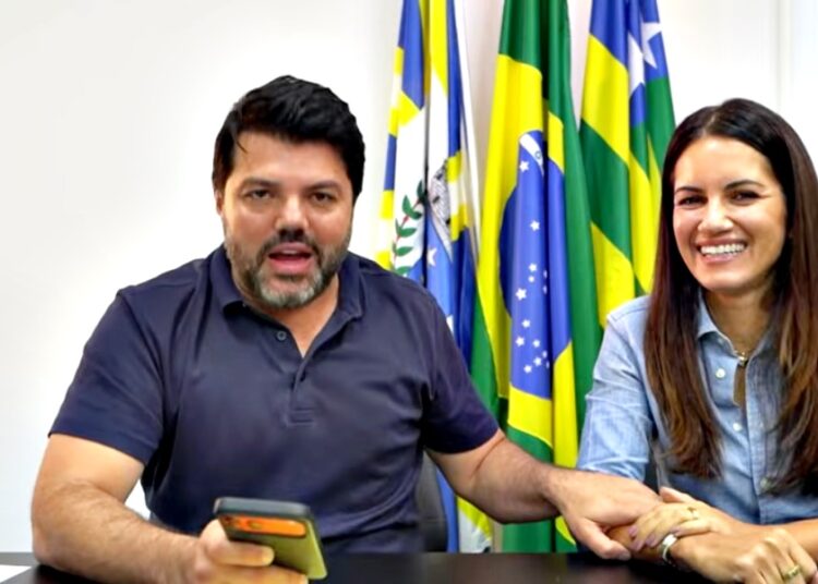 Márcio Corrêa e Carla LIma Corrêa em live no Youtube