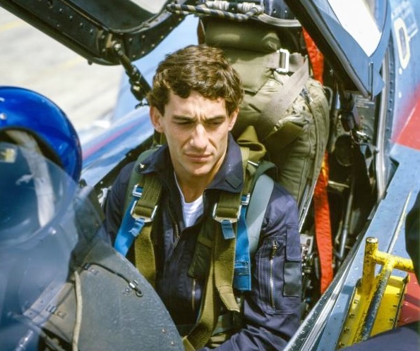 Ayrton Senna no cockpit de um caça MIrage na Base Aérea de Anápolis- Arquivo