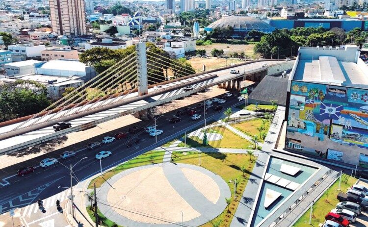 Novo Centro Administrativo e viadutos: obras que simbolizam o crescimento urbano e a modernização de Anápolis nos últimos anos