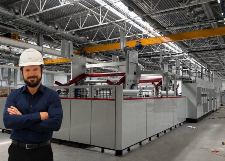 Rudimar Roberto Floreano, à frente da Rudimáquinas: mais de 35 anos de engenharia pesada agora impulsionando a nova indústria a partir de Anápolis