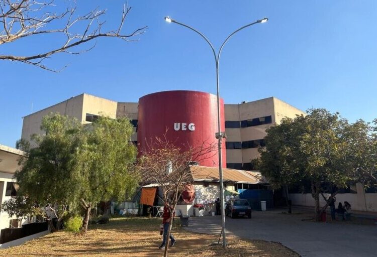 Anápolis conta com dois campi da universidade (Foto: Samih Zakzak)