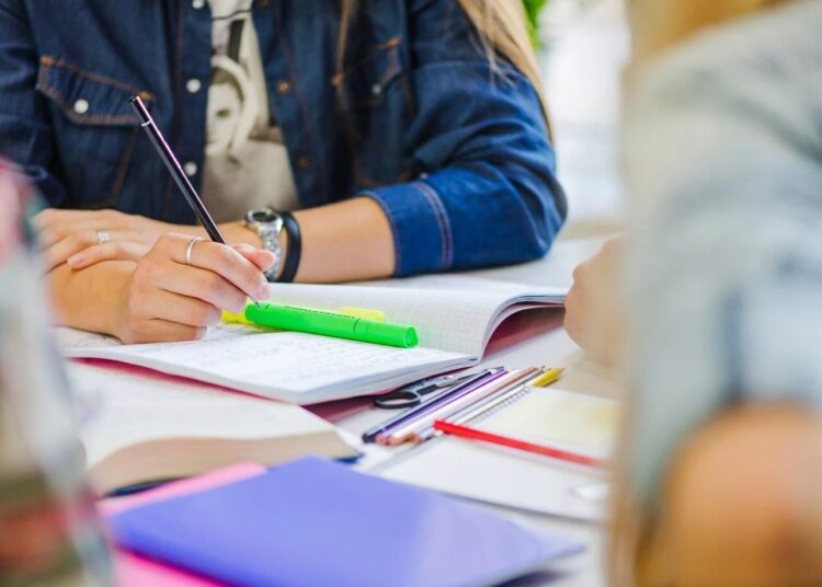 Os cursos contam com o selo de qualidade da UniEVANGÉLICA. Imagem: Reprodução