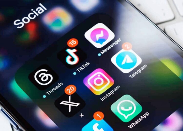 Aplicativos de redes sociais - Imagem: Viktollio/Shutterstock