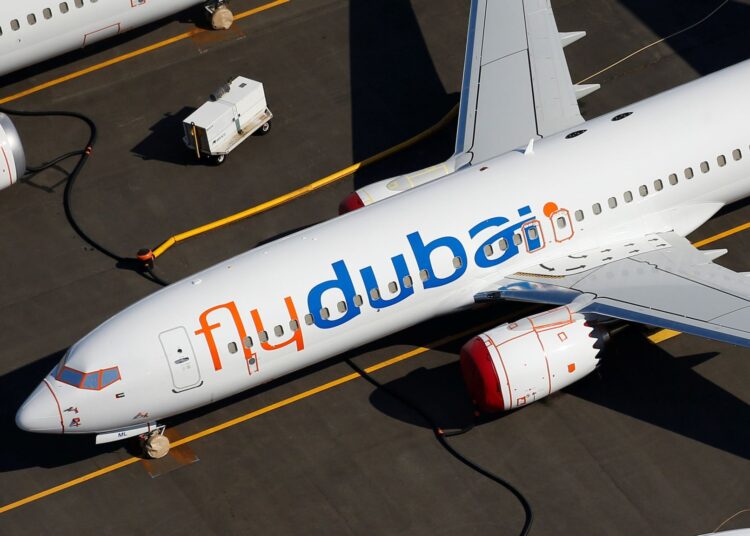 Aeronave da Flydubai estacionada em um aeroporto. Foto de arquivo: Reuters.