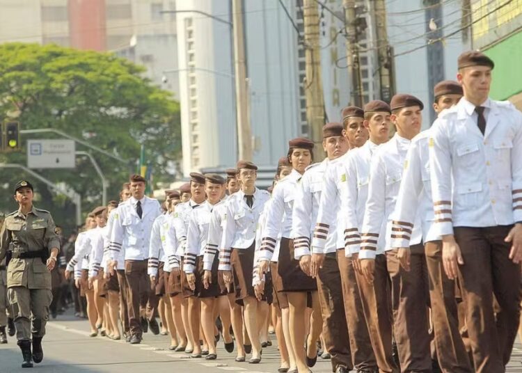 As inscrições para o sorteio de vagas nos Colégios Militares de Goiás iniciaram em 6 de outubro. — Foto: Diomício Gomes